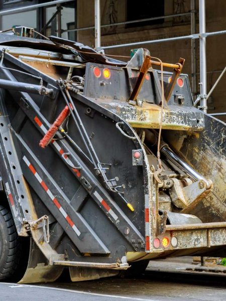 city-building-demolition-cleanup-with-dumpsters-fi-3HS638D-pp60qpb9cjd77ypym0ty63yhcpu9m9oocmcuku6i34